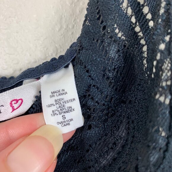 Vintage 90’s/Y2K Victoria’s Secret Black Lace and Sheer Babydoll Whimsigoth Slip - Picture 4 of 8